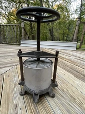 Antique Cast Iron Press Fruit Lard Wine Apple Cider 4 Qt Farmhouse Winery Decor