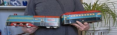 Vintage 1950's Wolverine TIN FLOOR TRAIN with extra passenger car