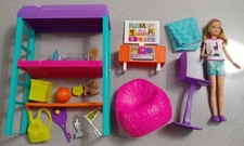 JUEGO DE DORMITORIO CACHORRO Y MUÑECA BARBIE TEAM STACIE *Ligeramente Usado*