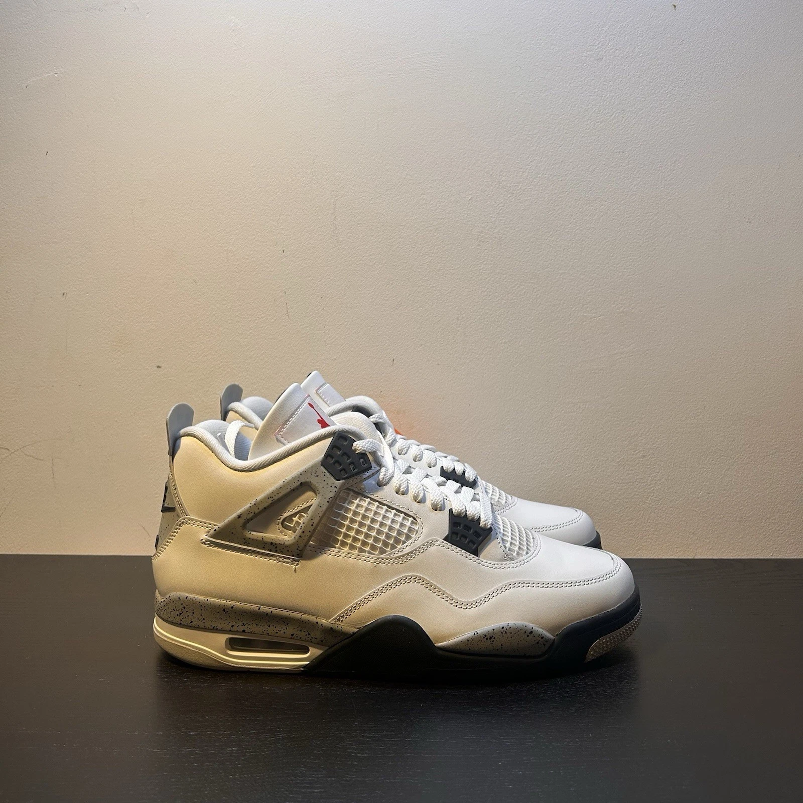 Air Jordan 4 Retro Bianco Cemento uk7.5 us8.5 Nuove con scatola ricevuta disponibile