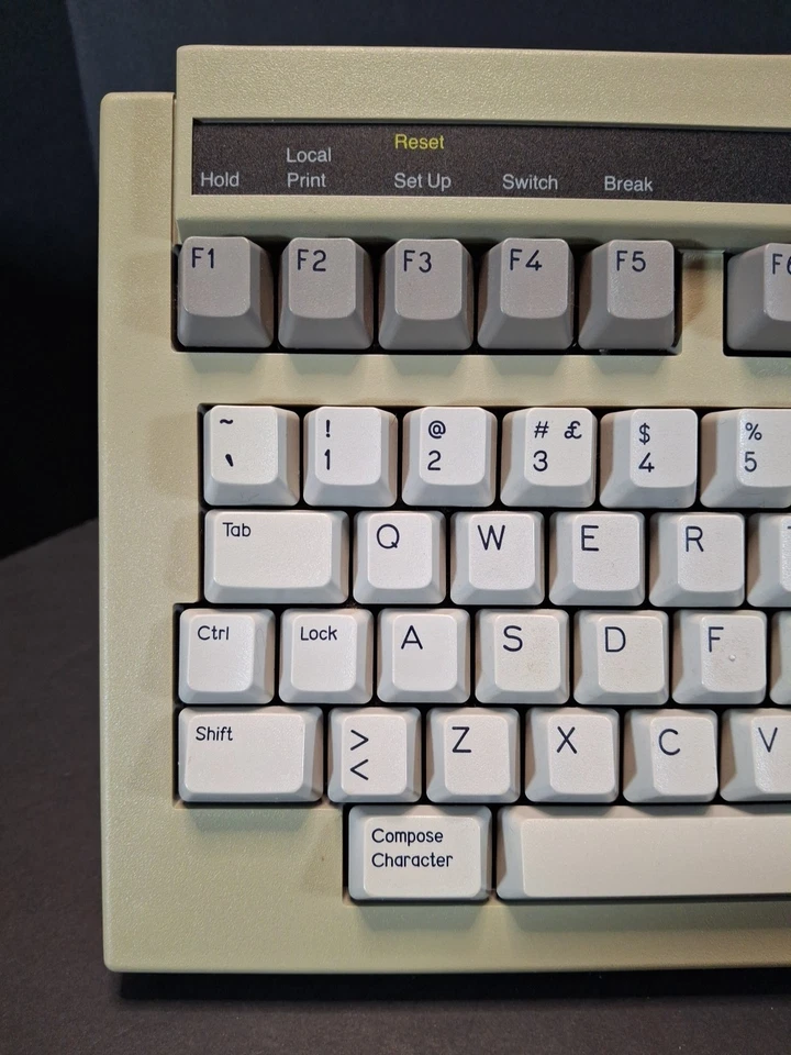 Vintage Wyse Keyboard WY85 Gate Array #840366-01 K3 - Image 3 of 4