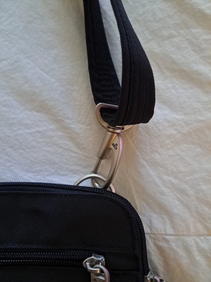 Travelon Bolso Mensajero Unisex Antirrobo Delgado Bloqueo Bandolera Negro Usado en Excelente Condición Foto 3 de 4