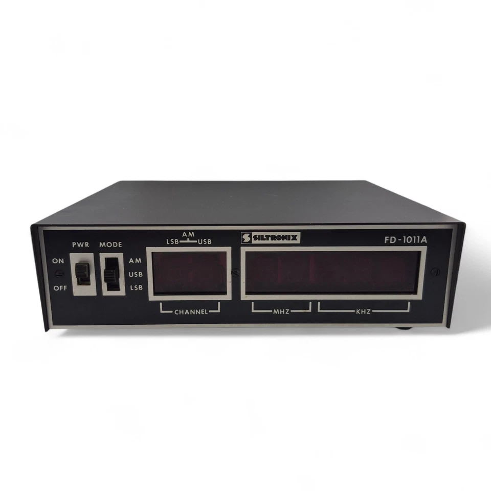 Vinrage Siltronix FD-1011A Frequency Counter Powers On  - Image 2 of 4