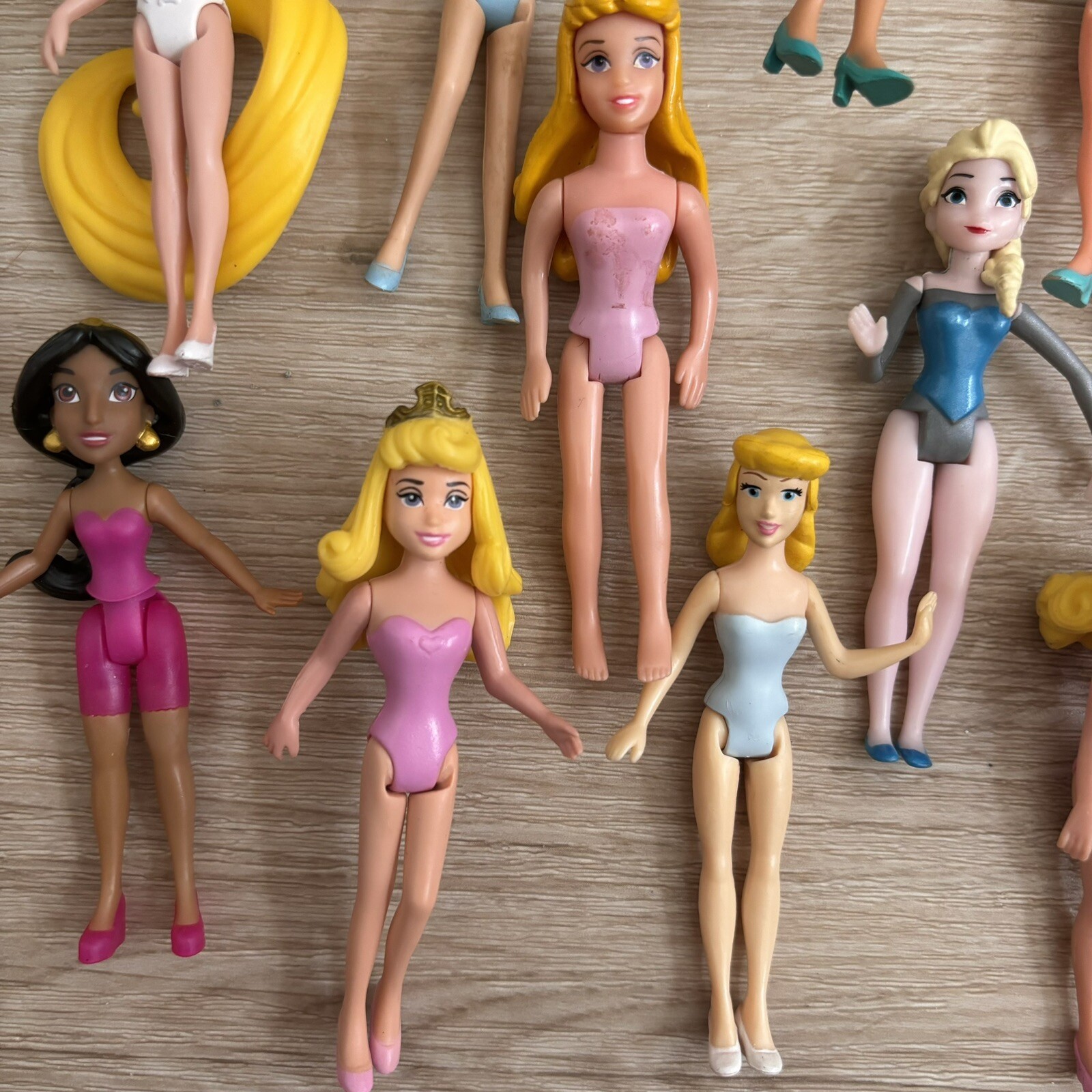 Polly Pocket Disney Princess Dolls Rubber Cloth & Magiclip Clip On Dresses LOT