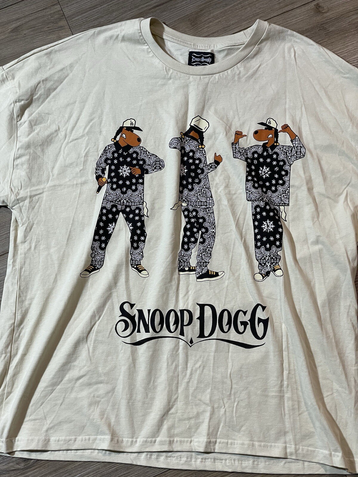 FILA Camicia Dogg Supply by Snoop Dogg Uomo 2XL XXL Avorio Crema Rap Hip Hop Death Row