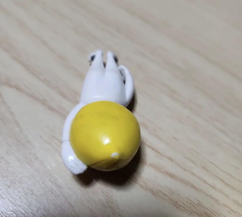 Rare Esso Boy Keychain 65mm Mini Figure Man Car Yellow Drop Man