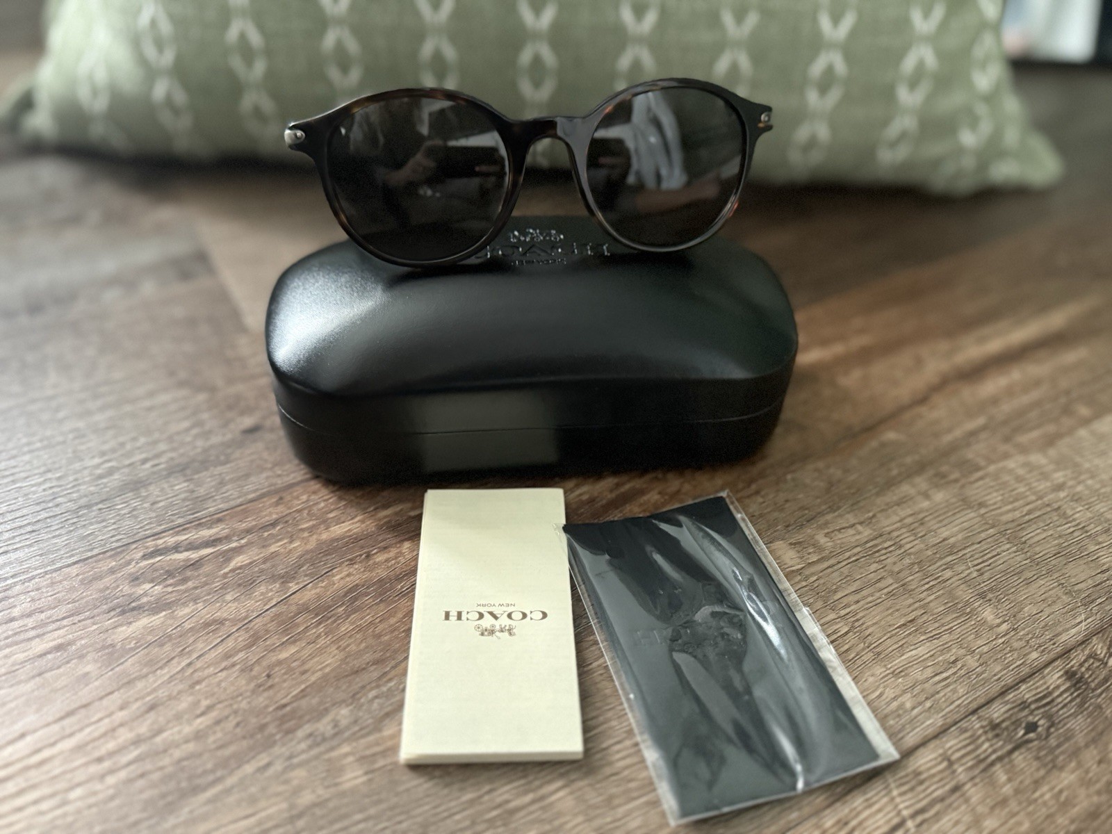 Coach Women's Tortoise Shell Frames Sunglasses 10… - image 8