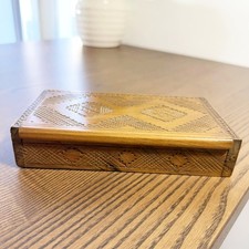 Boîte à Timbres Ancienne Bois Sculpté – Boîte Artisanale 1950