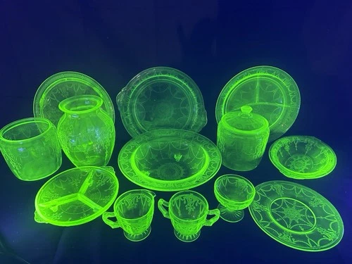 14 Piece Lot Cameo/Ballerina Pattern Hocking Depression Glass Uranium Glow