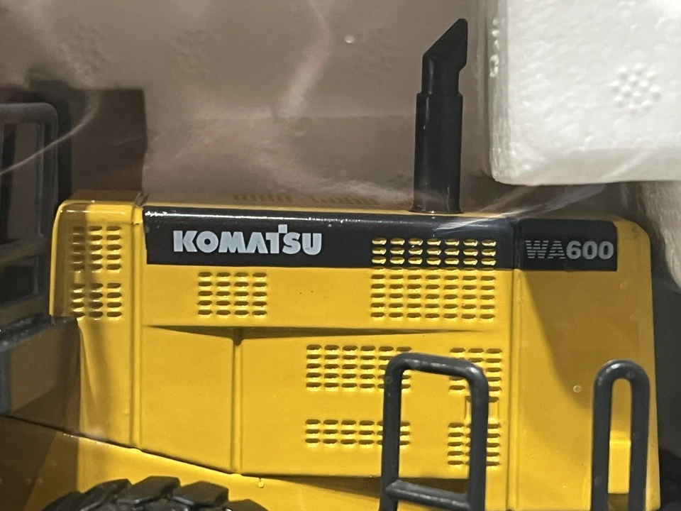 Cargador frontal Joal escala 1:50 Komatsu WA600-3 modelo fundido a presión Foto 3 de 4