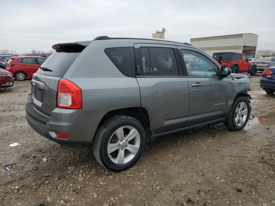 2011-2013 JEEPCOMPASS RH пассажирский правый задний фонарь 5182542AC - Изображение 4 из 4