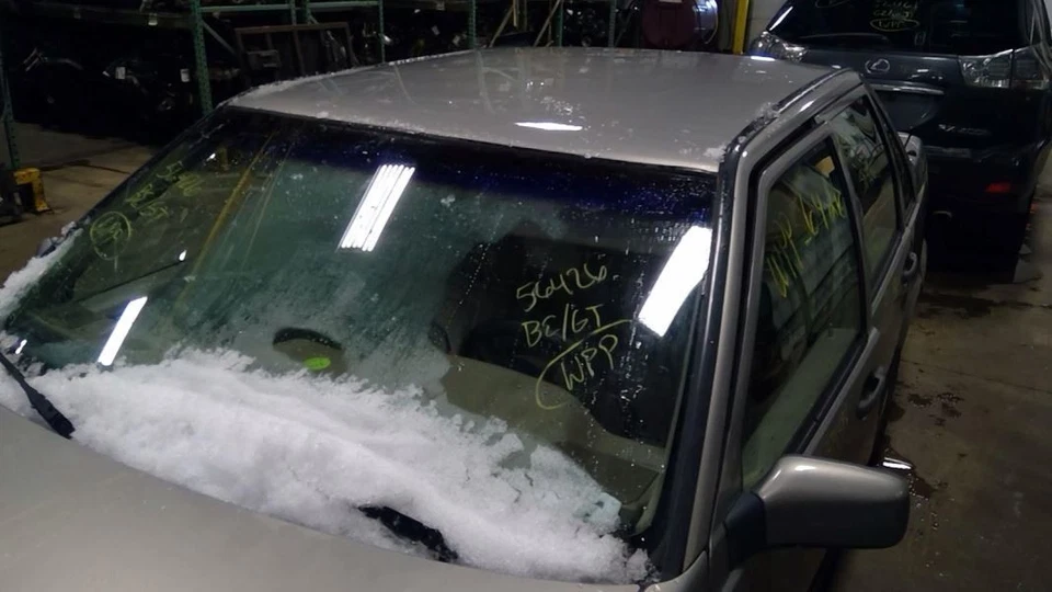 Radiator Excluding Turbo 4 Valve Fits 93-97 VOLVO 850 4073113 - Image 3 of 4