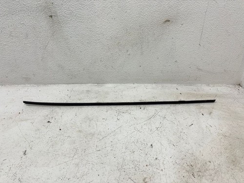 Volkswagen Golf I 1982 Beplankung Zierleiste Seitenwand Kotflügel hinten