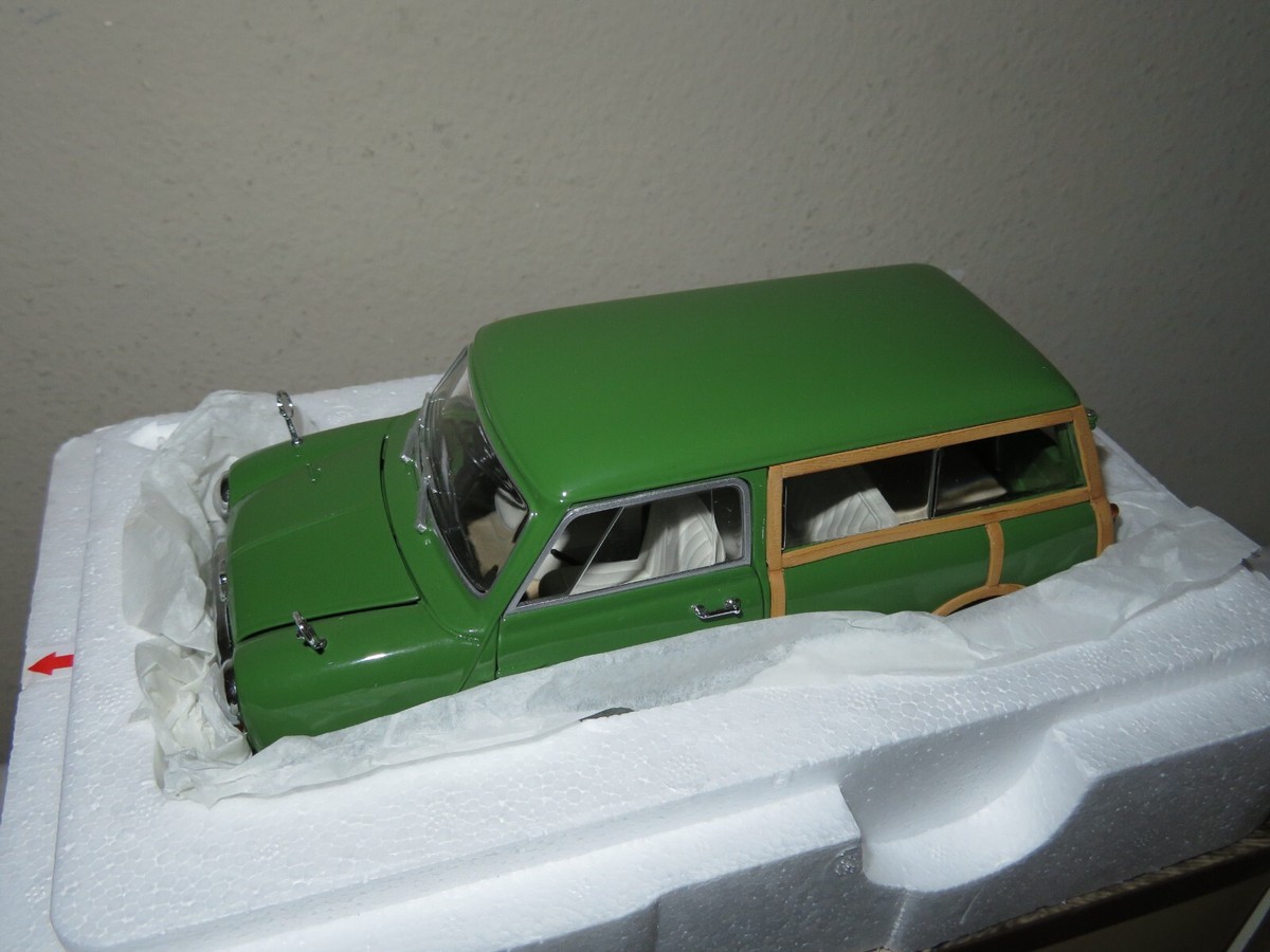 MORRIS MINI TRAVELLER GREEN 1:18 KYOSHO OPENING HOOD, DOORS & REAR