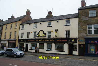 Foto 6x4 The Queens Head Hotel, Alnwick behauptet, der älteste Pub zu sein, um 2013