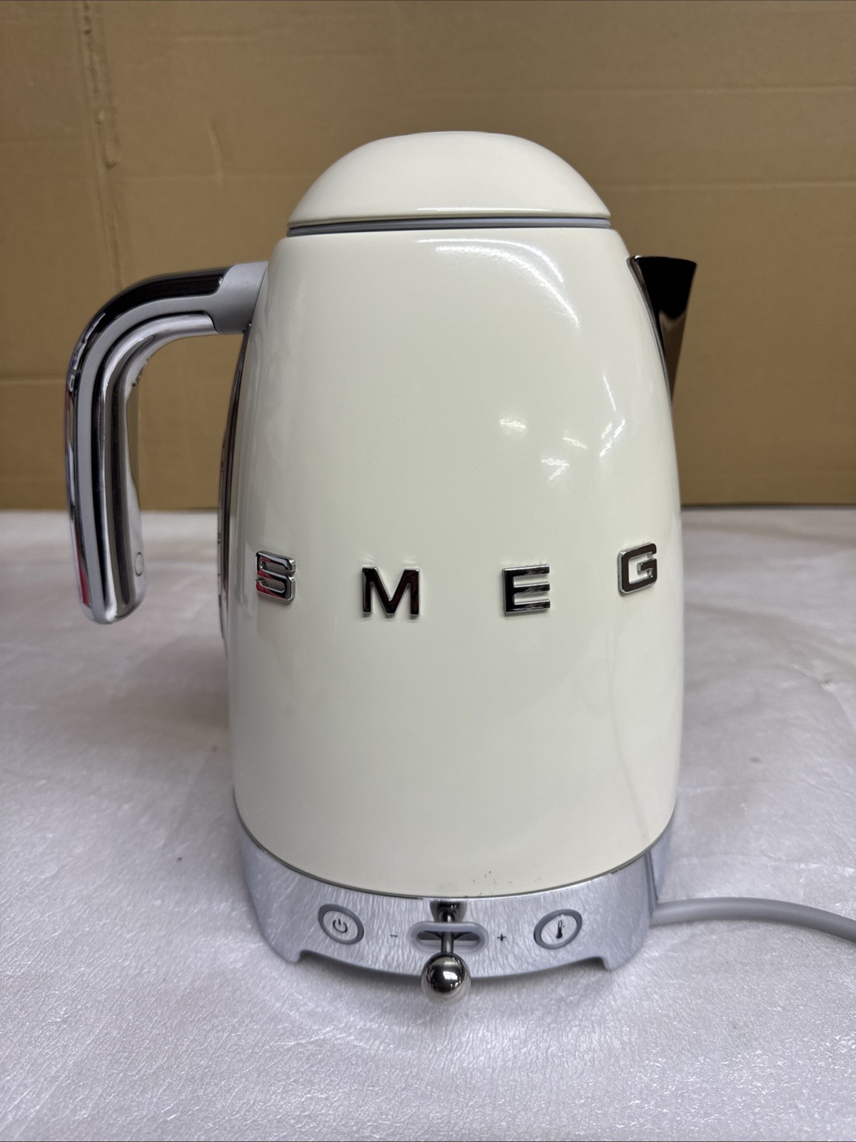 Smeg Kettle Variable Temperature 50s Retro KLF04CRUK Cream