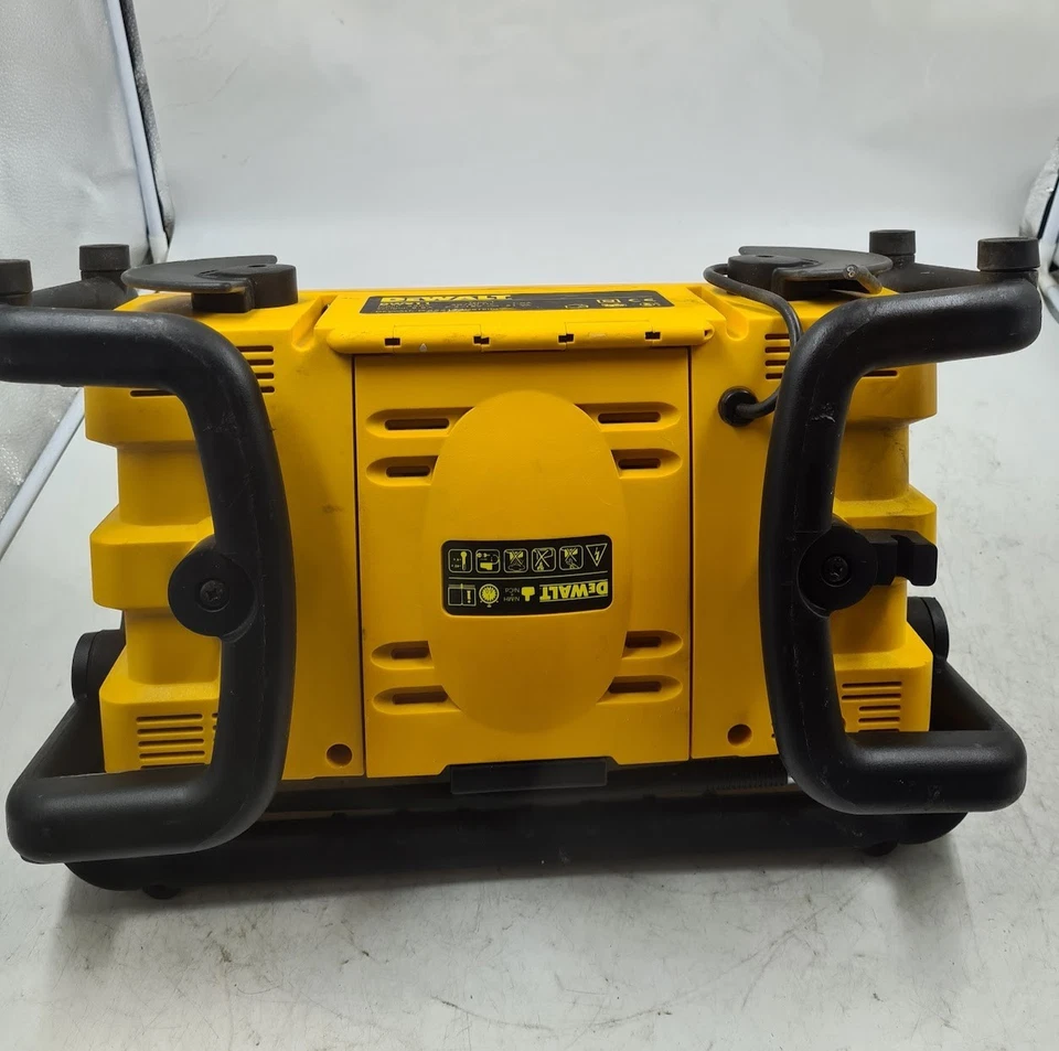 Dewalt DW911, Arbeit Baustellenradio, Nicht Aktiv, Für Teile Oder Reparatur - Bild 4 von 4