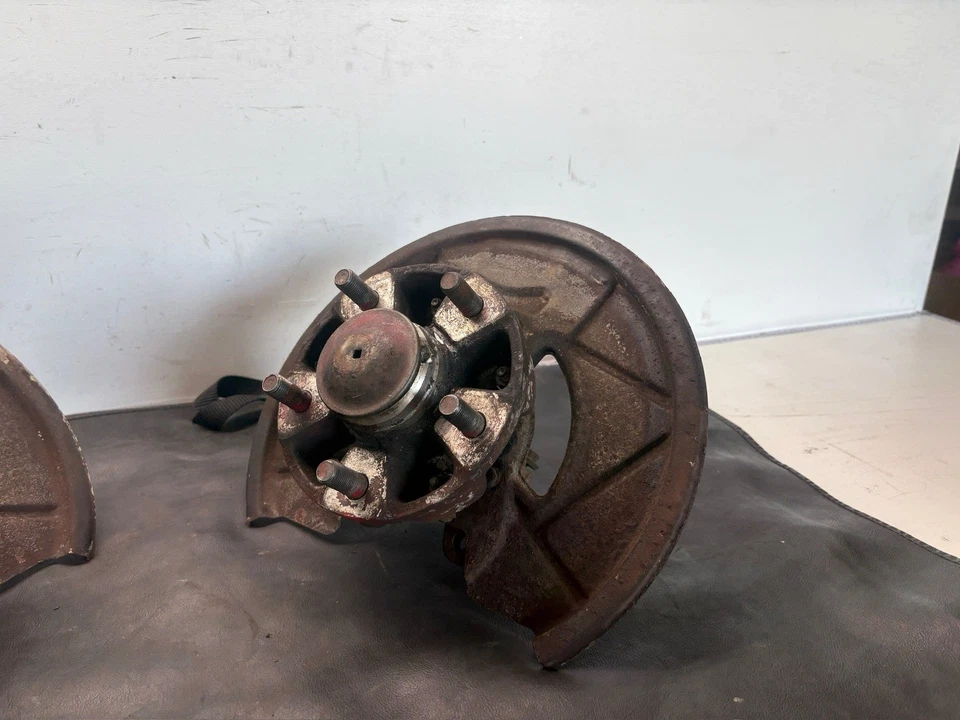 Porsche 944 NA 1984 husillos delanteros con protectores de freno Foto 3 de 4