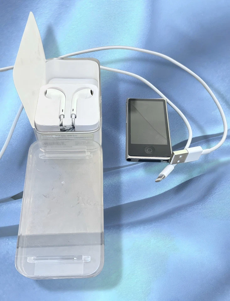 Apple iPod nano 7ª generazione – 16 GB – colore Argento (Silver) - Immagine 3 di 3