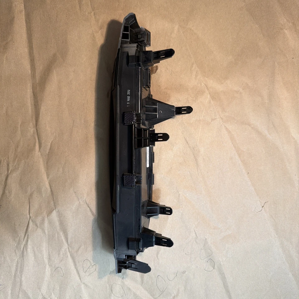 2011-2013 LEXUS Ct200h MÓDULO DE CONTROLE CLIMÁTICO FABRICANTE DE EQUIPAMENTO ORIGINAL 55900-76060 - Imagem 2 de 4