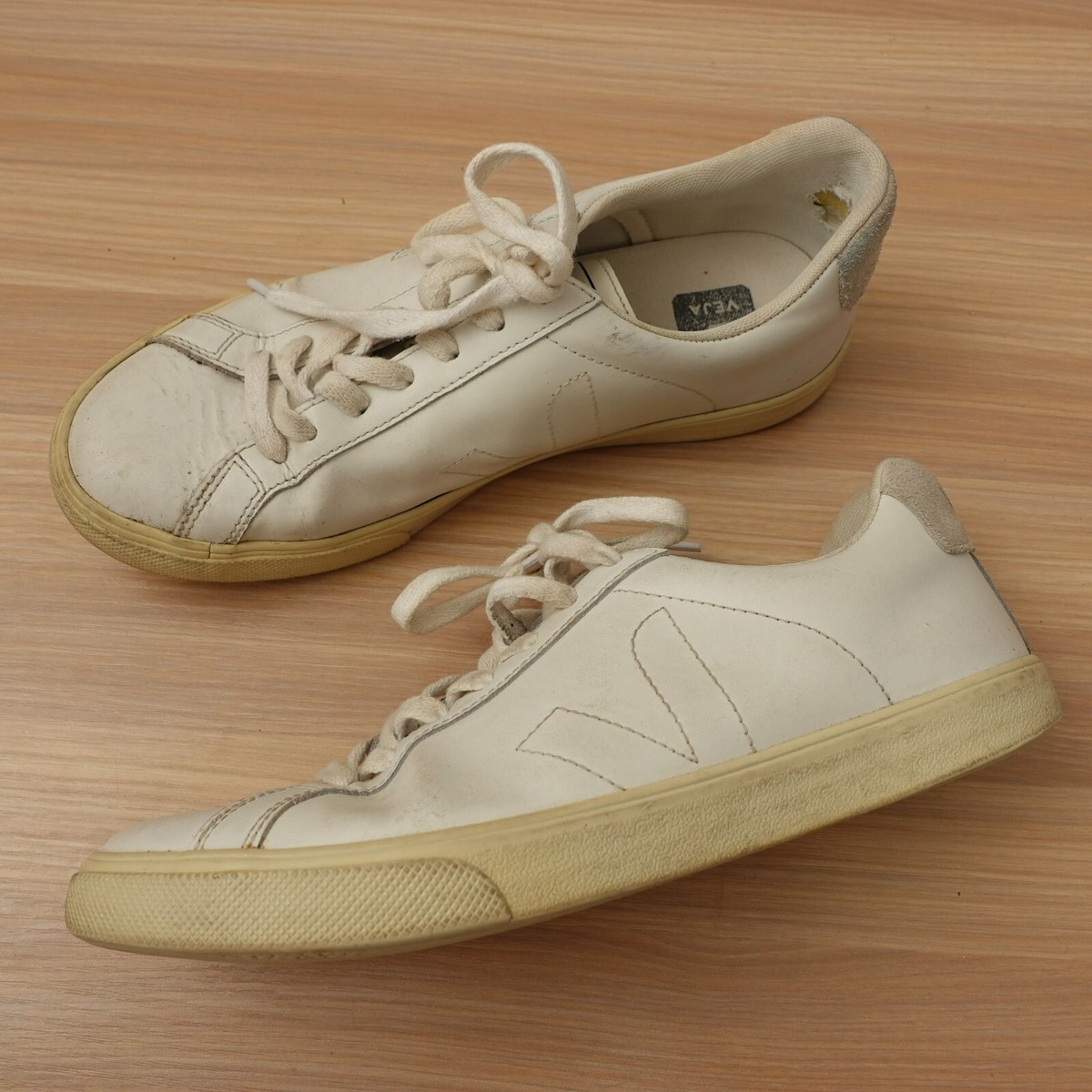 VEJA Sneakers Women 8 White Vegan Leather Shoes 39 Lace Up Low Cut 