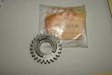ORYGINALNY HONDA CR125M CR125 ELSINORE 6-BIEGOWY WAŁ GŁÓWNY 25T 23491-400-000 OEM