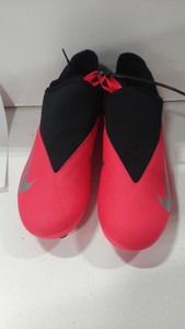 nike phantom vsn academy football boots