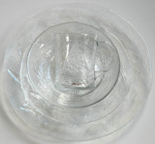 Holly Tree Clear Glass Holiday Christmas 8" Salad Bread Dessert Plate Arcoroc - Picture 3 of 6
