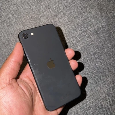 iPhone SE 2020 ( Génération 2 ) - Photo 1/4