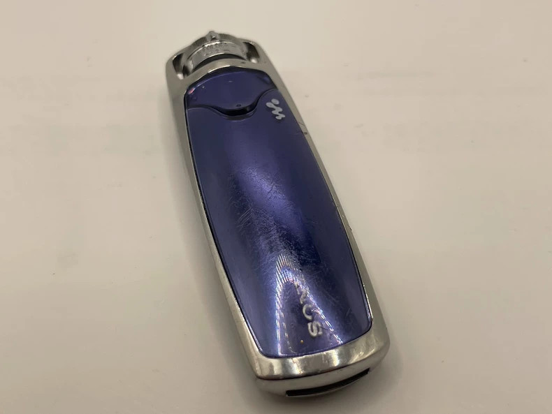 ジャンクSONY NW-S705F ポータブルMDプレーヤー SONY NW-S705F Digital Music Player WALKMAN 2GB Memory Used