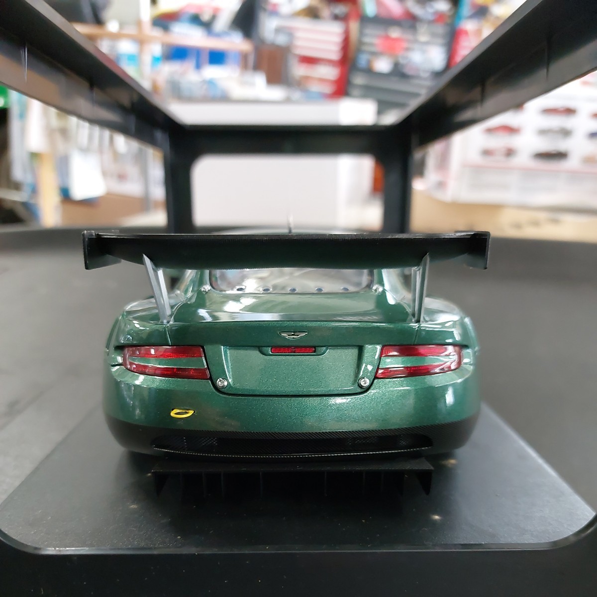 1/18 scale Aston Martin DBR9 Plain Body Version Auto Art