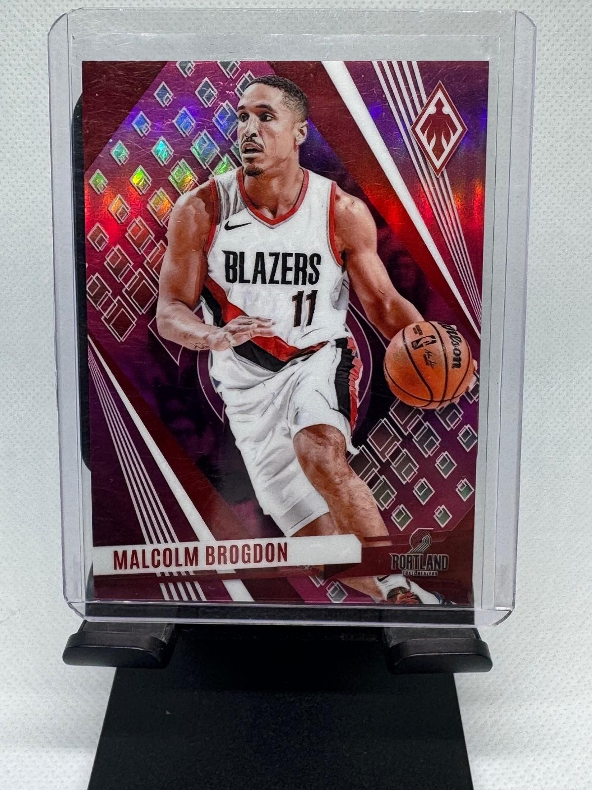 2023-24 Panini Phoenix #40 Malcolm Brogdon Pink #/175