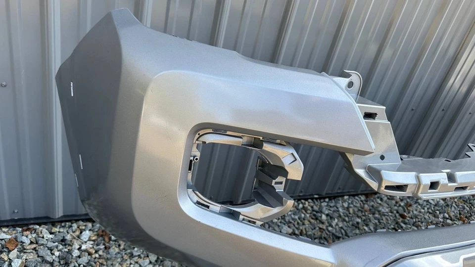 ‼️ NO SHIPPING ‼️ SILVER TOYOTA TACOMA FRONT BUMPER 2016 - 2023 - Image 4 of 4