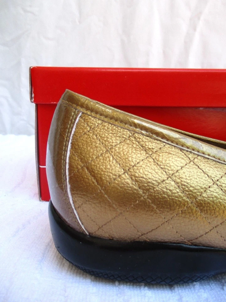 BELLINI..BRONZE..LEATHER..LOAFERS..FLATS..w GOLD TRIM..NWOB.7.5W. - Image 2 of 4