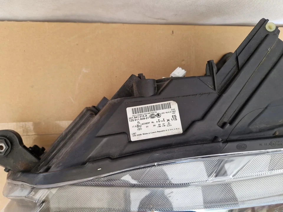 Frontscheinwerfer Skoda Superb 3V1941015A Xenon Ein Stück (Rechts oder Links) - Bild 3 von 4