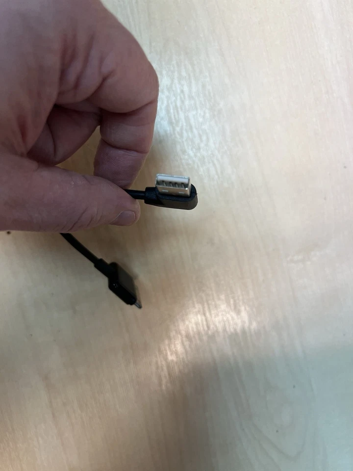 Kensington Charge and Sync USB to 30 pin cable K67780WW - Image 2 of 4