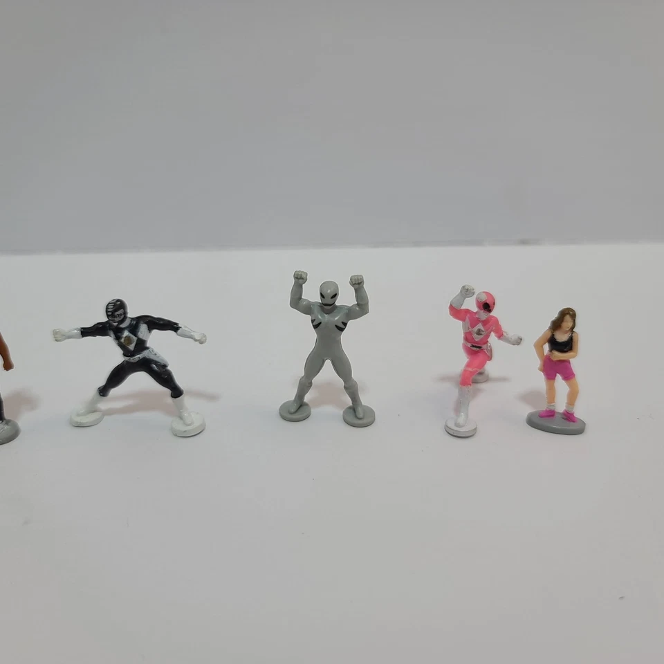 Mini lote de 7 figuras de colección Mighty Morphin Power Rangers 1994 Micro Machines Foto 2 de 4