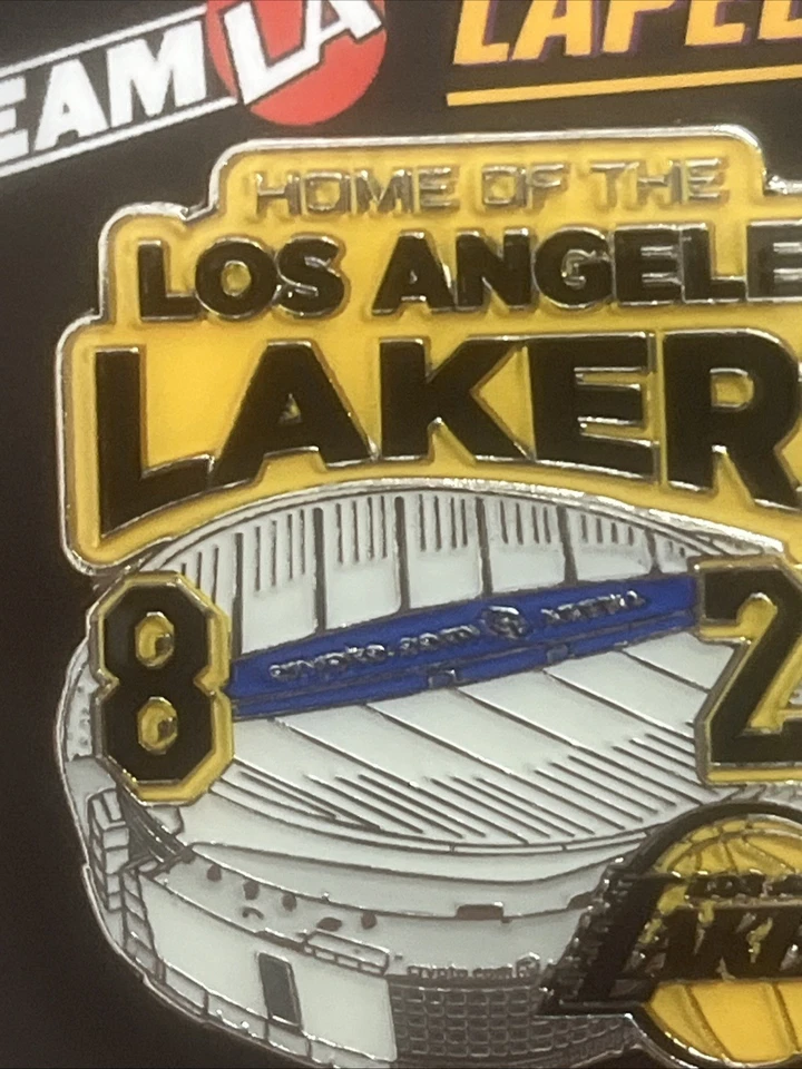 Pin Los Angeles Lakers Kobe Bryant 8 24 Crypto.com Arena Team LA Foto 4 de 4