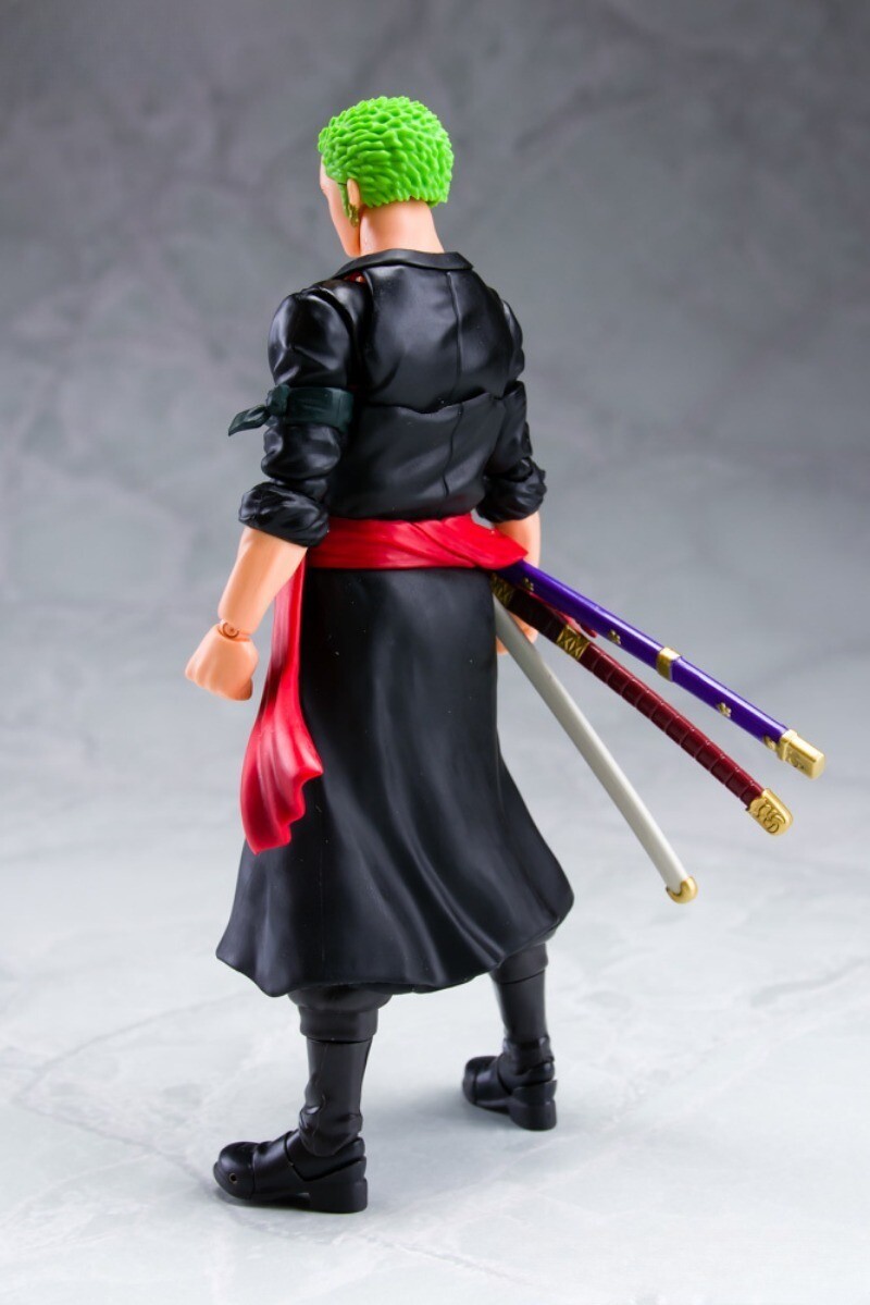 New S.H.Figuarts SHF One Piece Roronoa Zoro The Raid on Onigashima