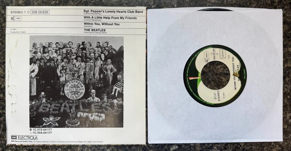 7-дюймовая виниловая пластинка Beatles Sgt Pepper / With A Little Help From My Friends НОВАЯ - Изображение 2 из 2