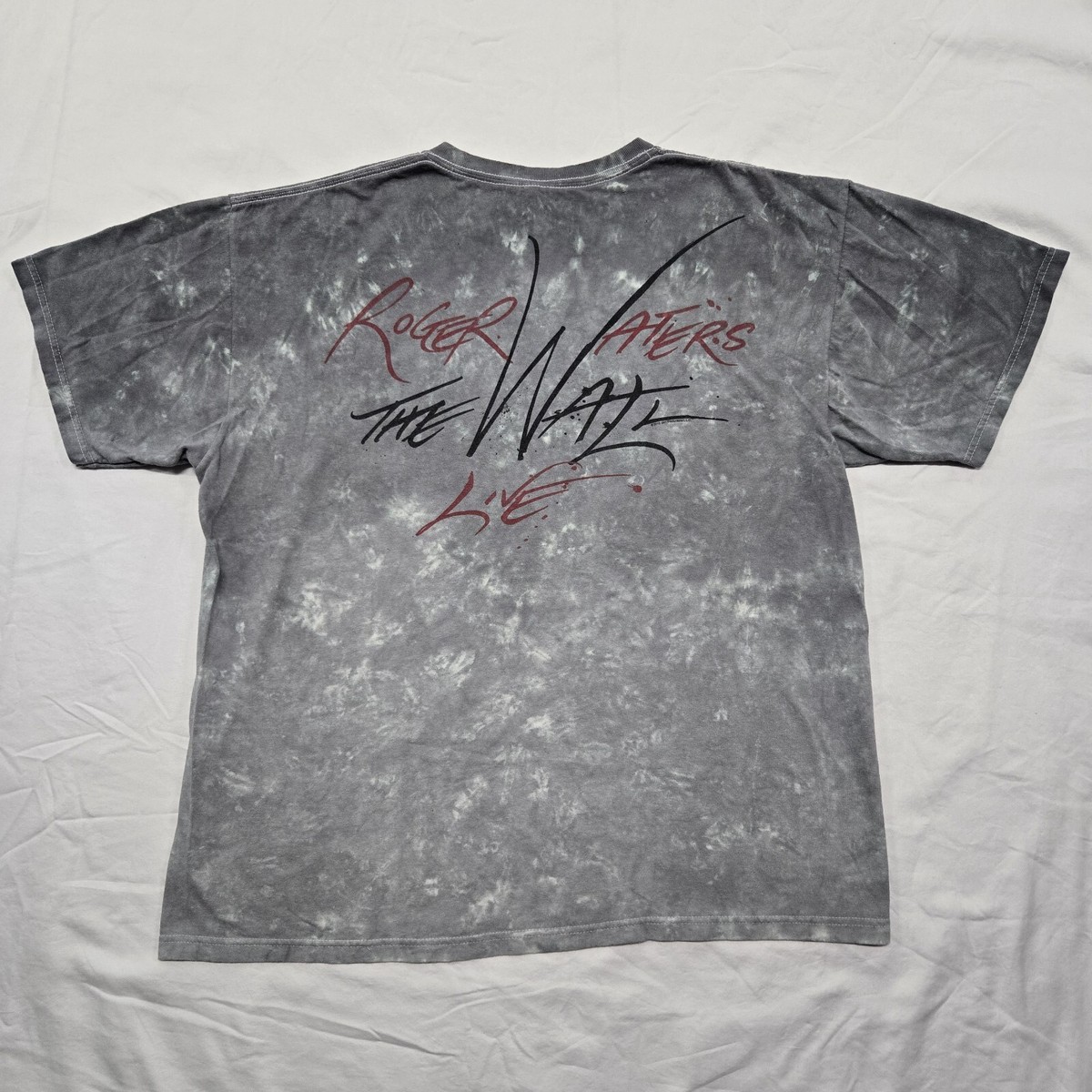 Size XL Mens Roger Waters The Wall 2010 Tour T-Shirt AOP Pink