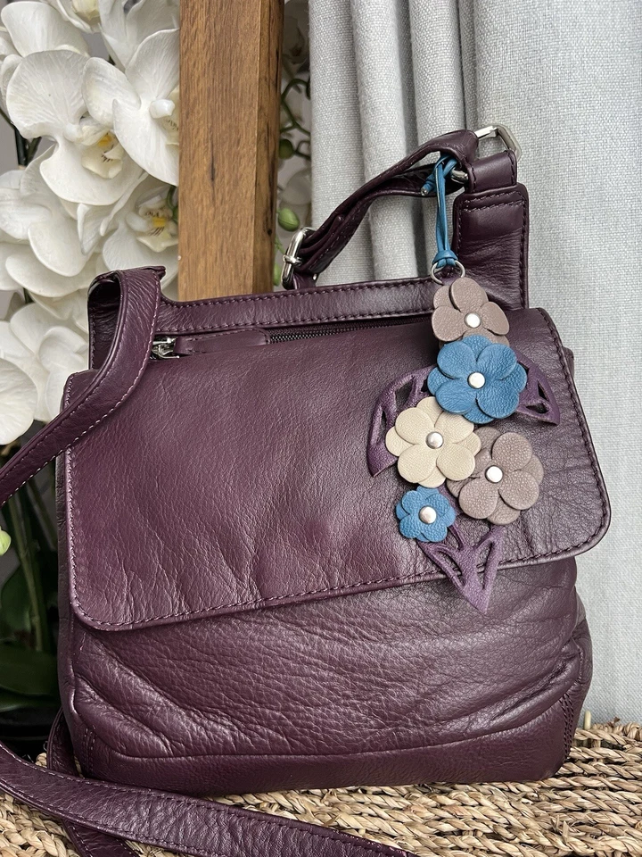 Debenhams Collection Leather Crossbody Bag Shoulder bag - Image 2 of 4