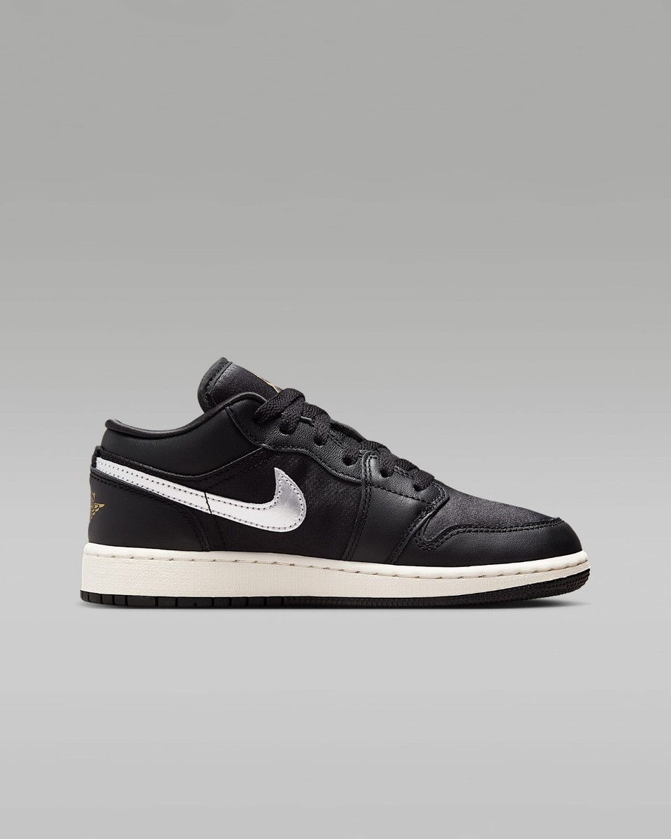 Nike GS Air Jordan 1 Low SE Black Sail Metallic Gold FZ3921 Nike GS Air Jordan 1 Low SE Black Sail Metallic Gold FZ3921