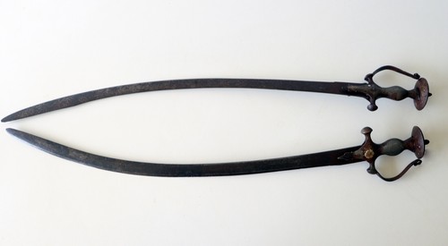 Two Antique Swords - Picture 10 of 12