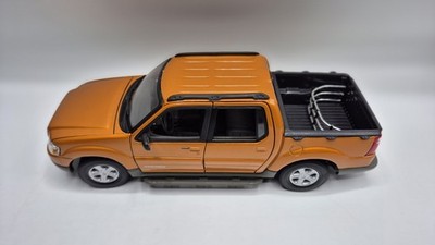 Ford Explorer Sport Trac Orange Maisto 1:18