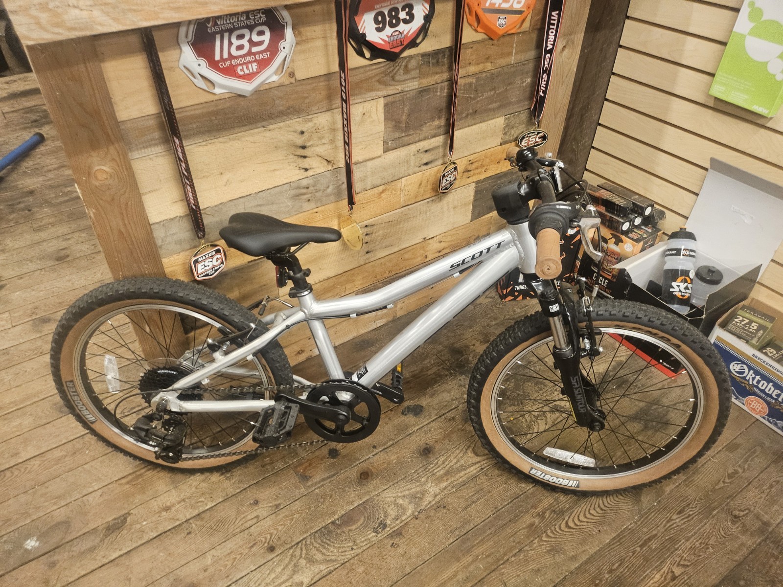 (New other (see details)) Scott Scale 20 (450.00 USD) (New other (see details)) Scott Scale 20 (450.00 USD)