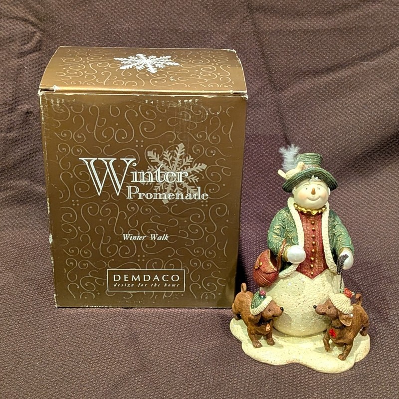  Demdaco Winter Promenade "Winter Walk" Snowman Figurine with Dogs – Original Bx