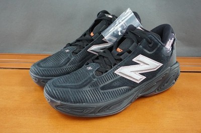 New Balance Fresh Foam BB V2 Shoes Mens Size 8 Black Purple Basketball Sneakers