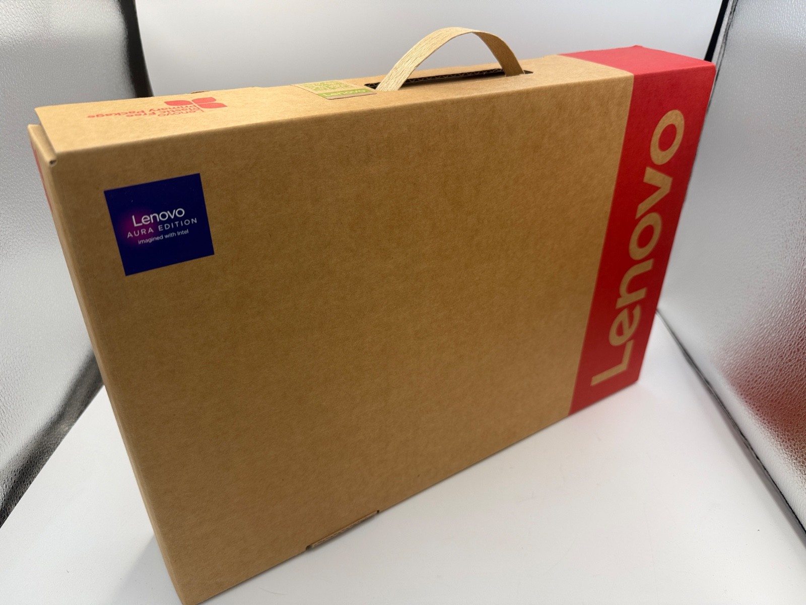 Lenovo ThinkPad X1, 14-Inch Laptop, with Intel Core Ultra 7 Series 2, 512 GB SSD (Solid State Drive), Windows 11 Pro