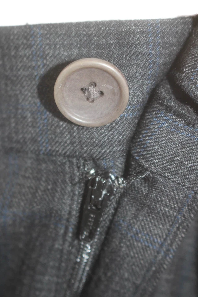 Pantalones de vestir DKNY para hombre de lana a cuadros plisados pierna recta carbón talla 42 Foto 4 de 4